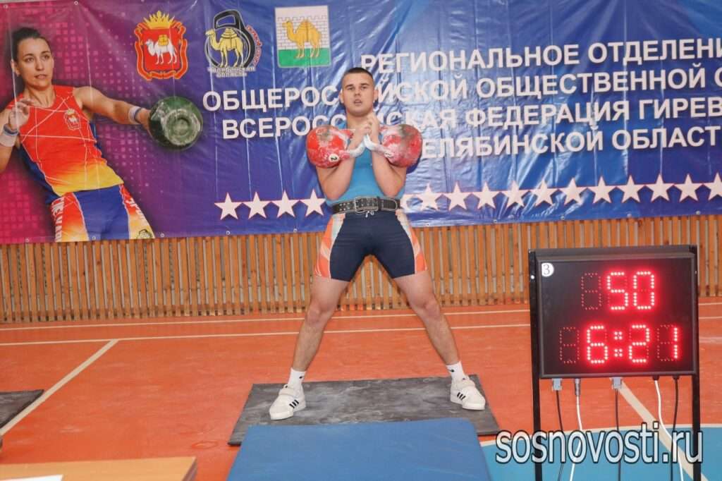 На «Уральской метелице» сразились тяжелоатлеты