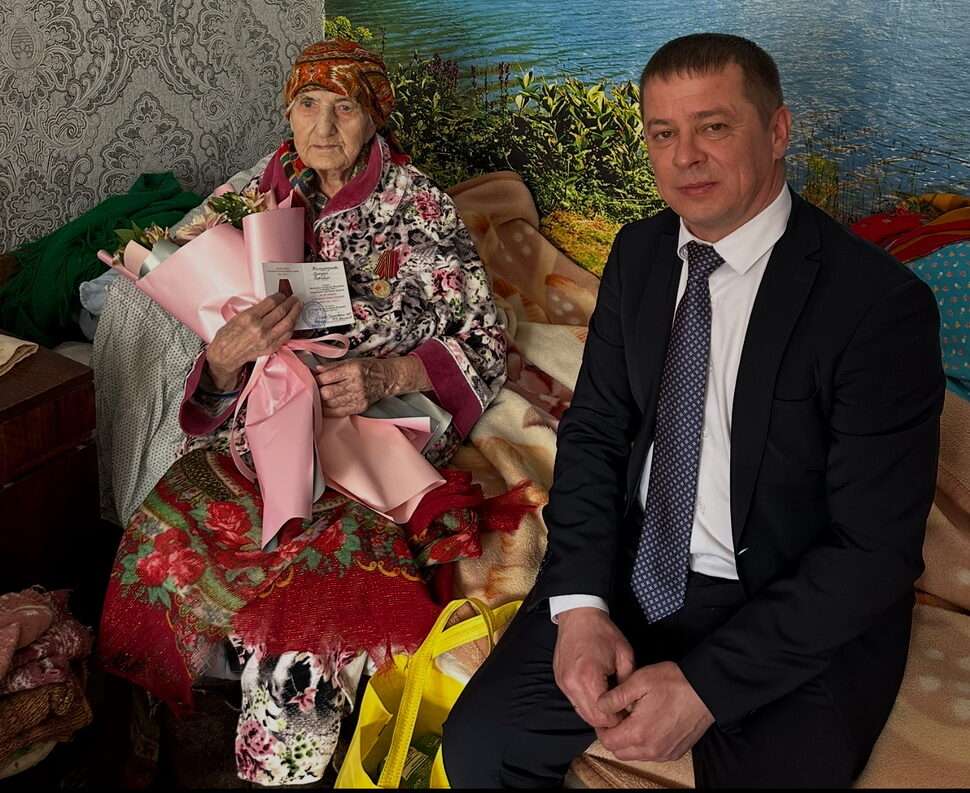 Труженикам тыла вручили медали к юбилею Победы
