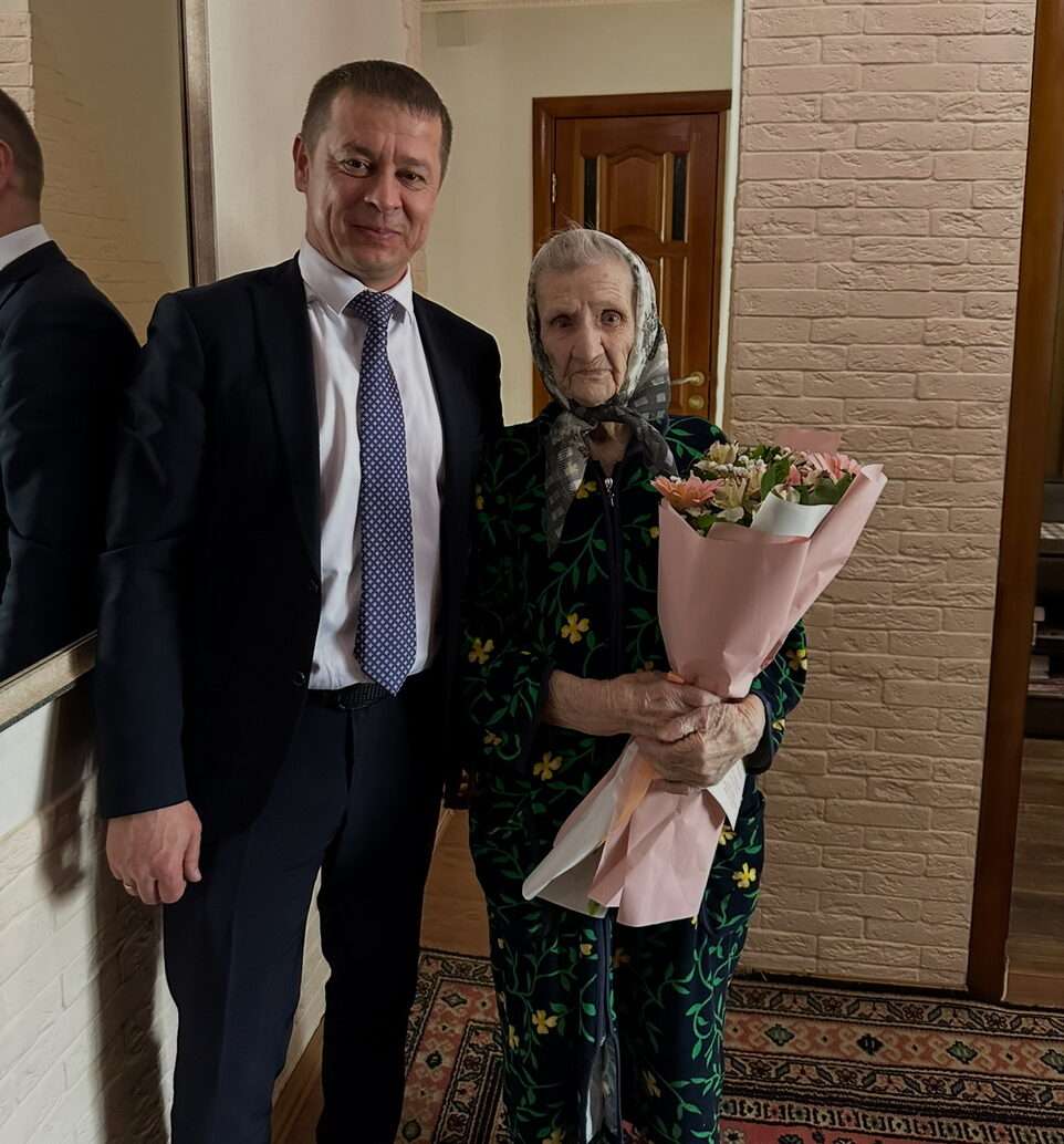 Труженикам тыла вручили медали к юбилею Победы