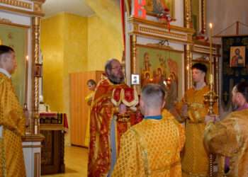 В Долгодеревенском прошел крестный ход и Пасхальная литургия