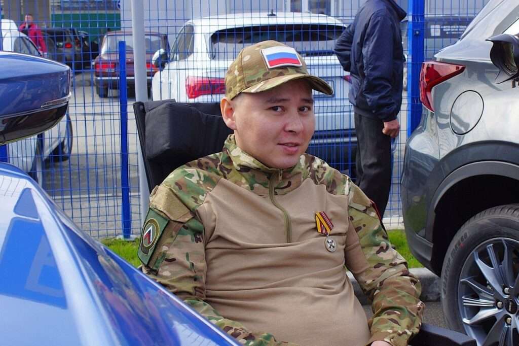 Участник СВО из Сосновского района получил автомобиль, адаптированный под его возможности