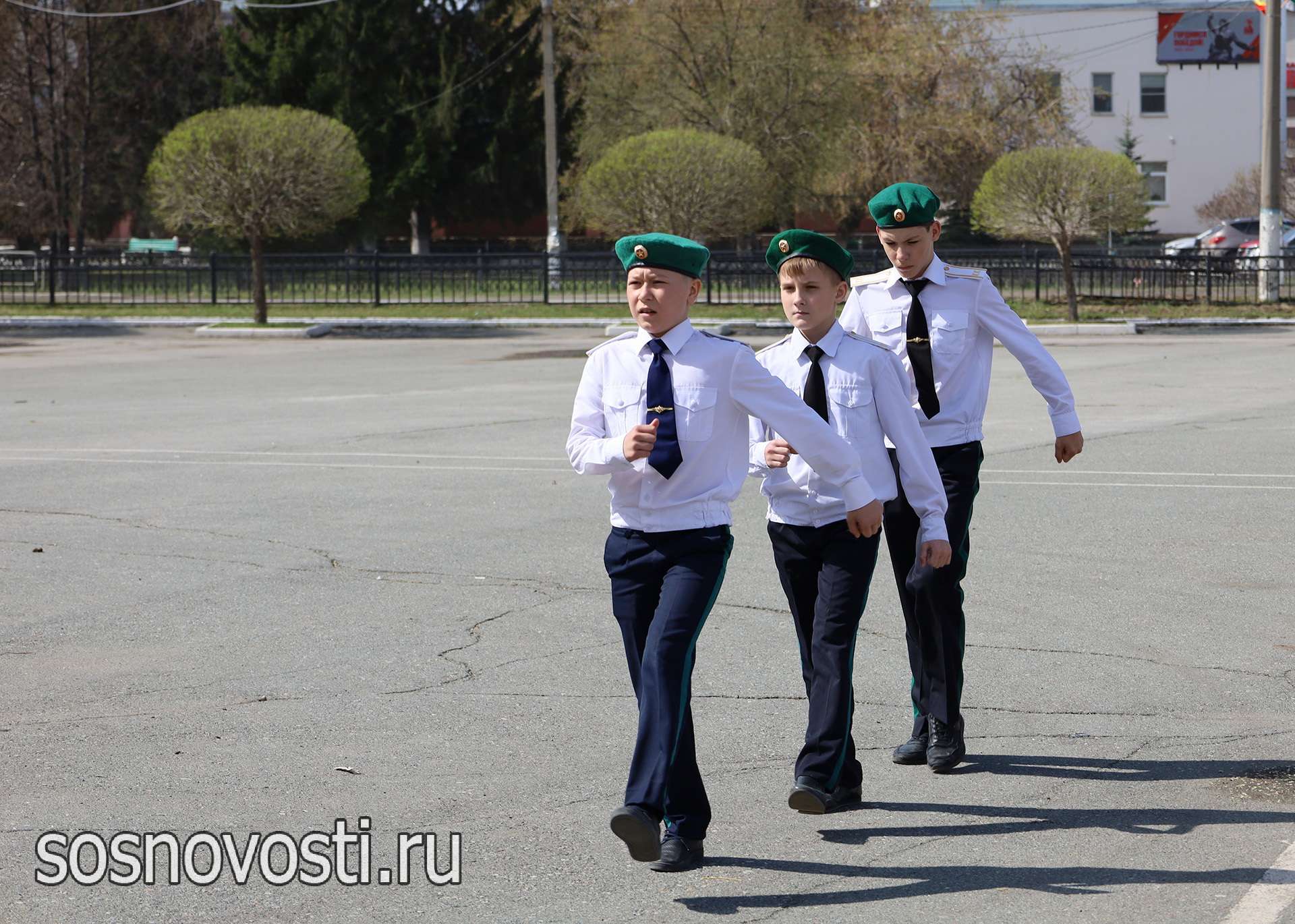 Кадеты встали в почетный караул