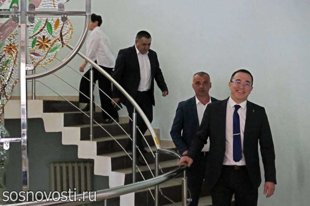В Сосновском районе наградили сотрудников органов местного самоуправления