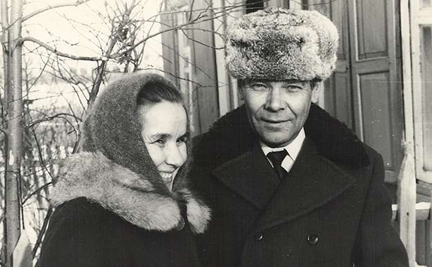 На земле нет семьи такой, где б не памятен был свой герой...