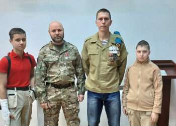 В Долгодеревенской школе участники СВО провели Урок мужества