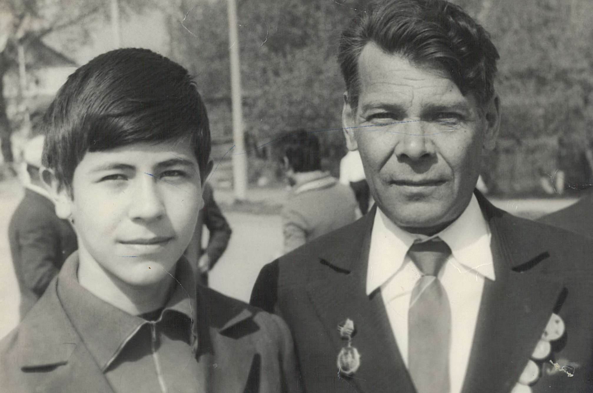 На земле нет семьи такой, где б не памятен был свой герой...