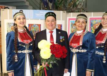 Художник, писатель и педагог Урал Кулушев отмечает юбилей