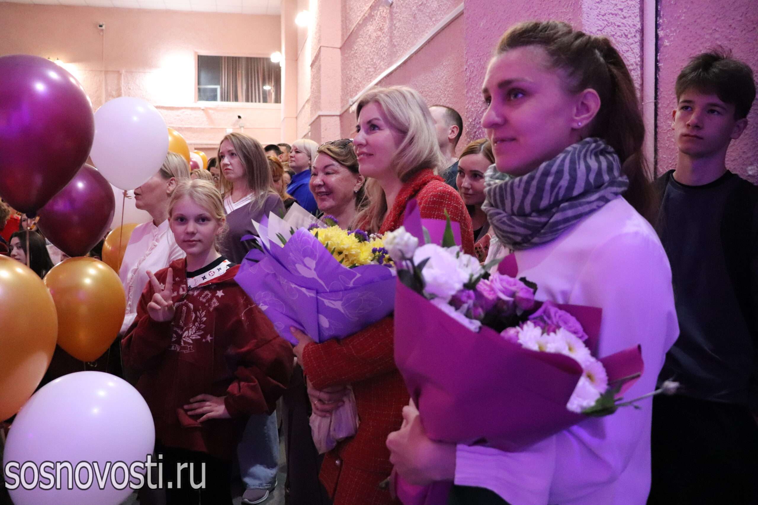 На Последнем звонке в Рощино отметили лучших выпускников