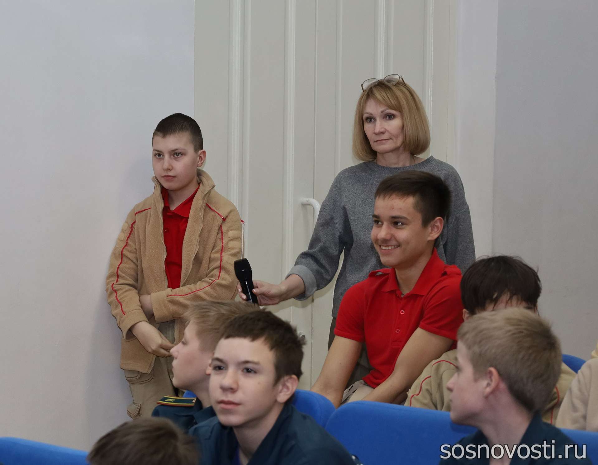 В Долгодеревенской школе участники СВО провели Урок мужества