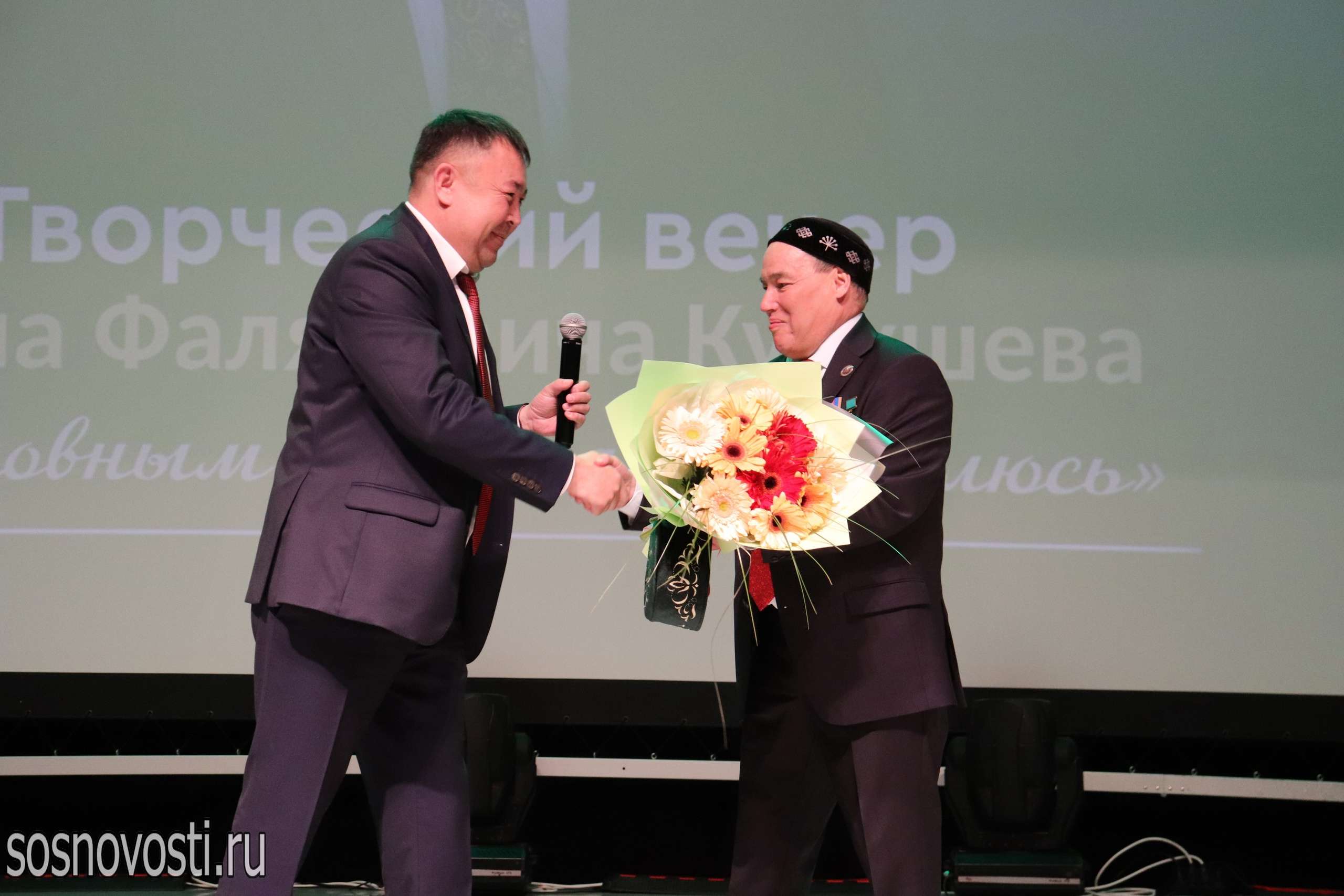 Художник, писатель и педагог Урал Кулушев отмечает юбилей