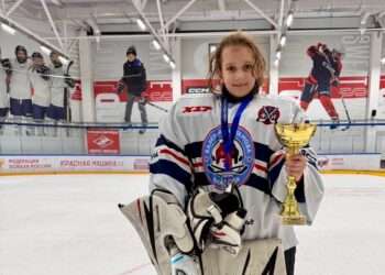 Юная хоккеистка из Сосновского района заявила о себе на московском турнире