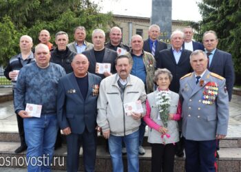 Полицейским присвоили новые звания, вручили погоны и наградили медалями
