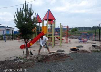 В Прохорово обновляют детскую площадку