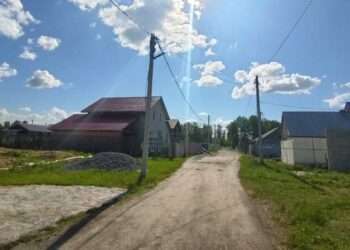 На Елисейских полях появился свет