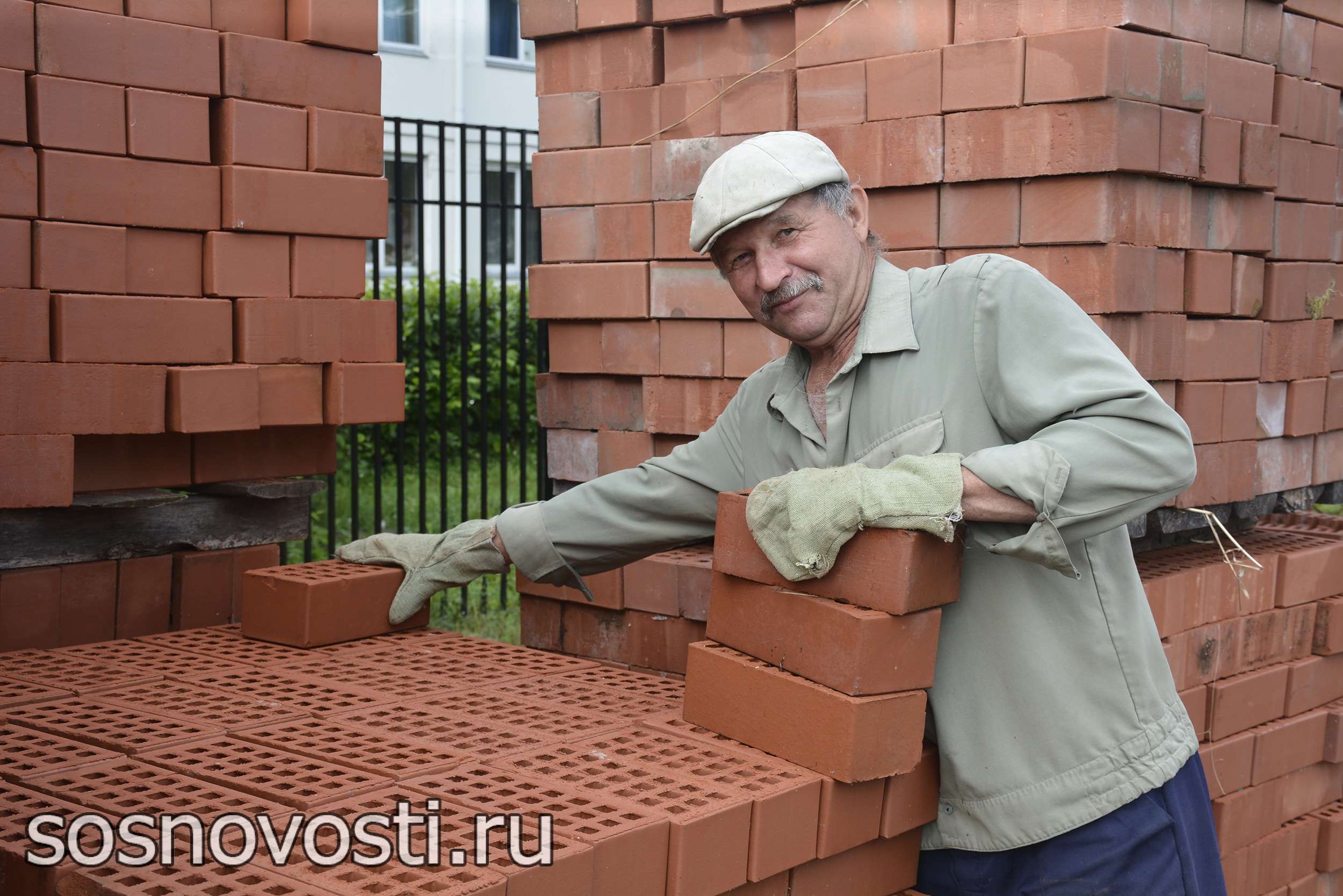В Рощино начали строить воскресную школу при храме