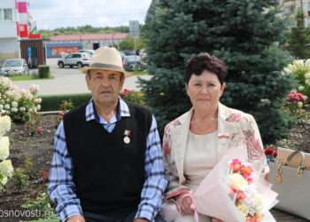 Путь, пройденный вместе: парам из Рощино вручили знаки «Семейное счастье»