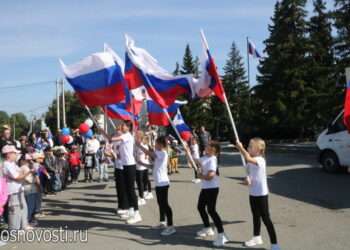 В Долгодеревенском отметили День государственного флага