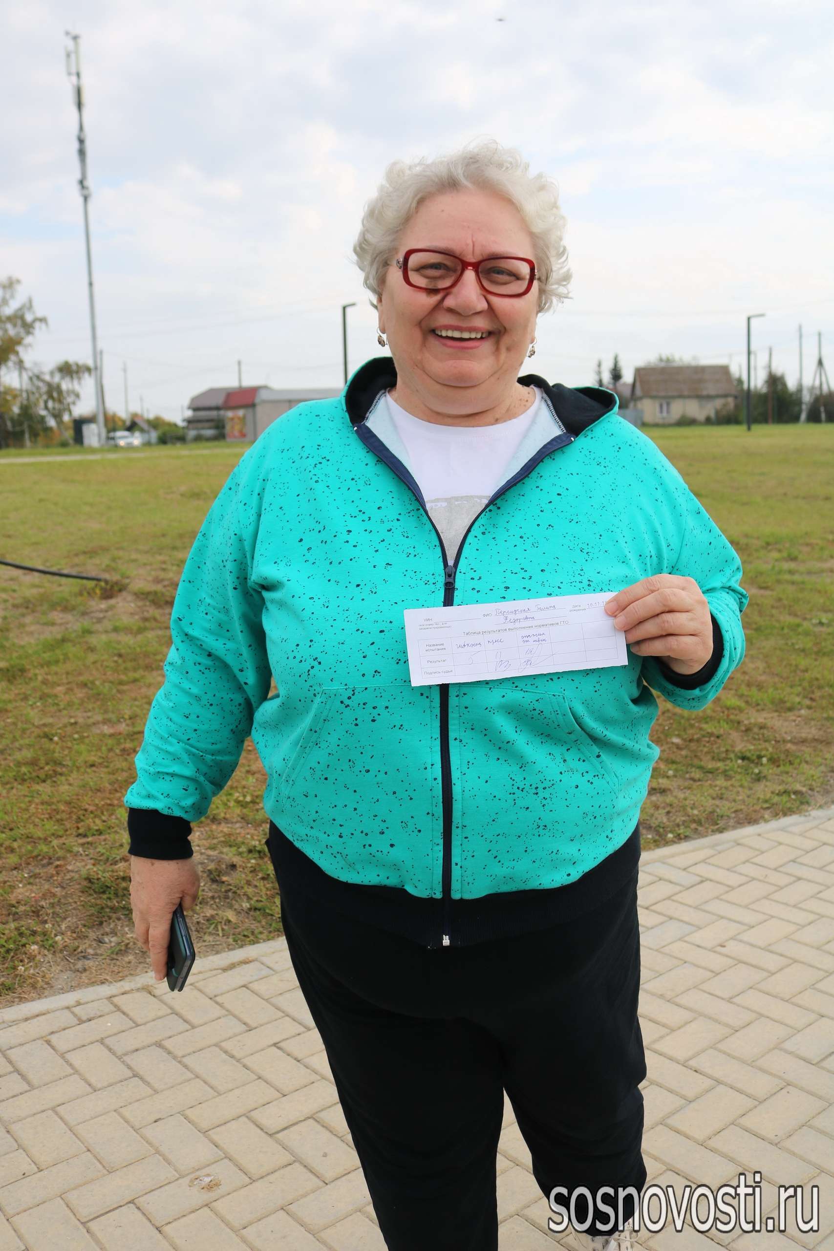 Возраст спорту не помеха: сотрудникам РДК вручили знаки отличия ГТО