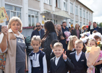 В Рощинской школе за парты сели 135 первоклассников