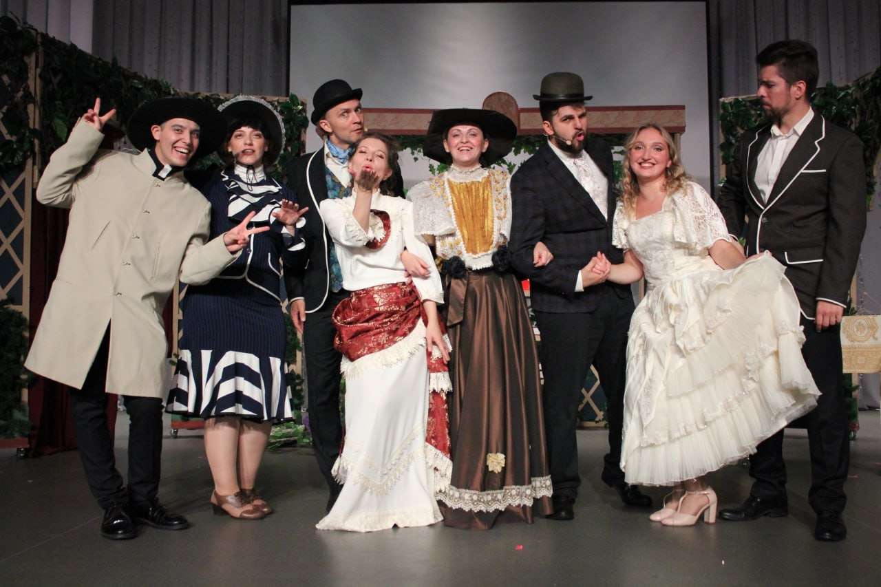 Импровизация – признак мастерства: в Есаульском во время спектакля погас свет