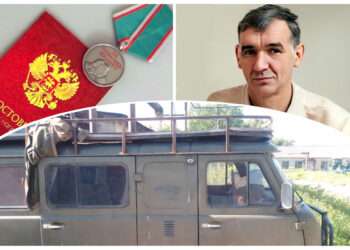 Жителю Есаульского вручили награды за помощь фронту