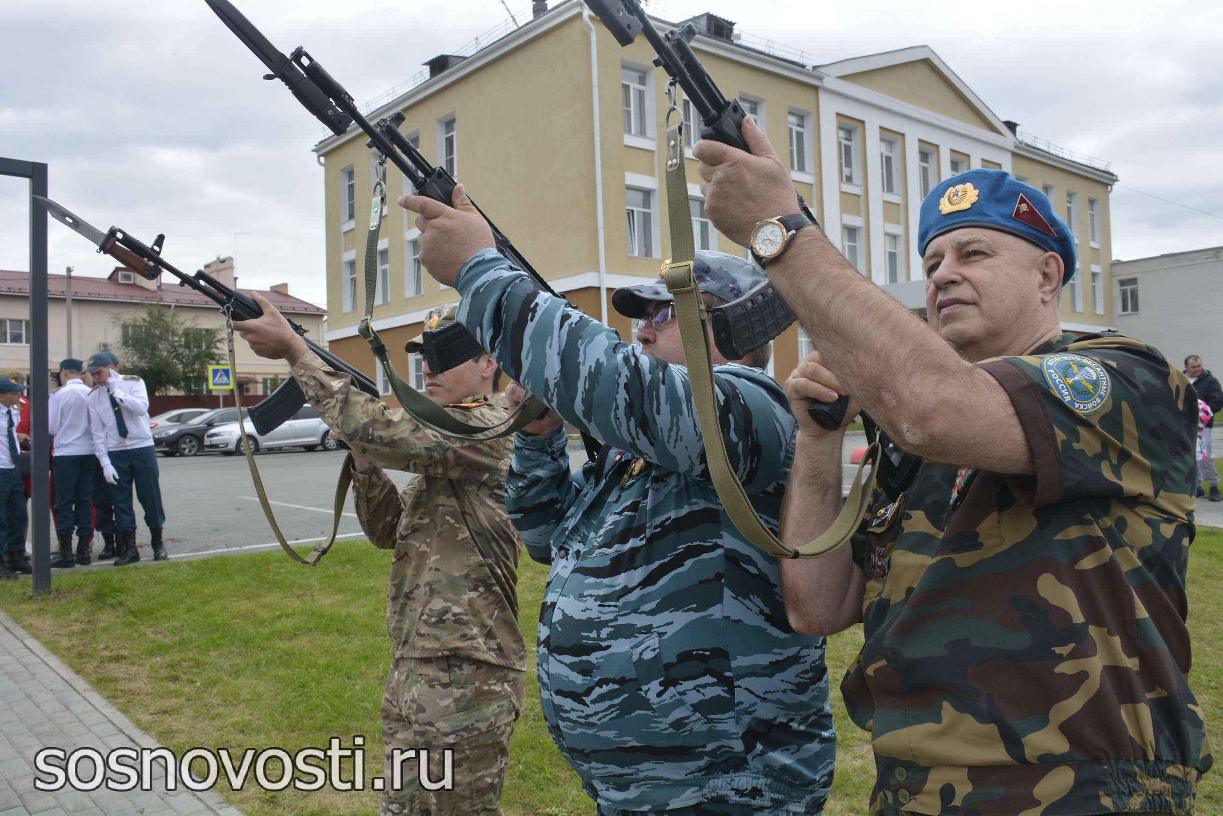Снайпер на берегу Зюзелги: в Долгодеревенском открыли памятник участникам СВО
