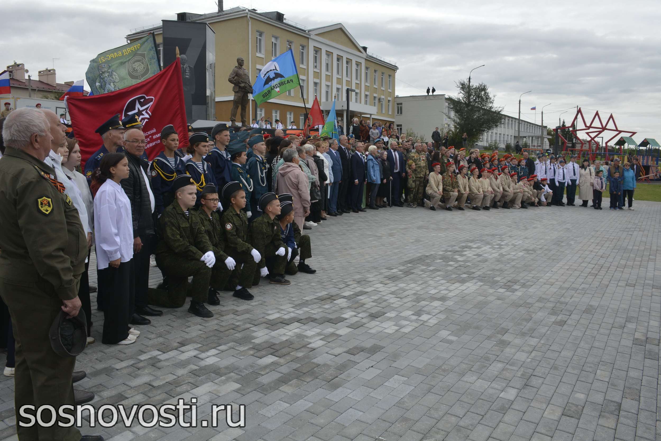 Снайпер на берегу Зюзелги: в Долгодеревенском открыли памятник участникам СВО