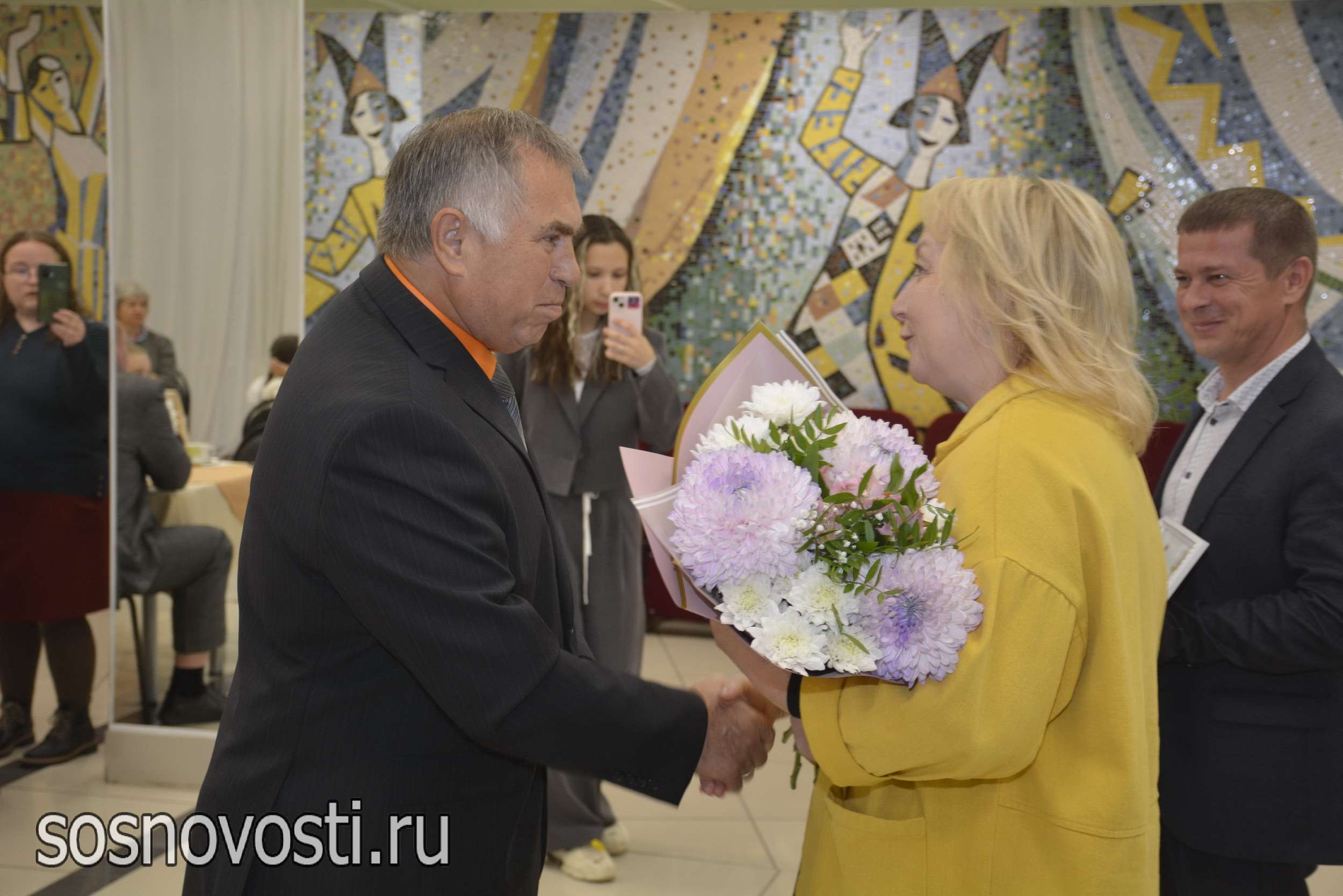 Любовь крепче алмаза: ещё семь сосновских пар наградили «Семейным счастьем»