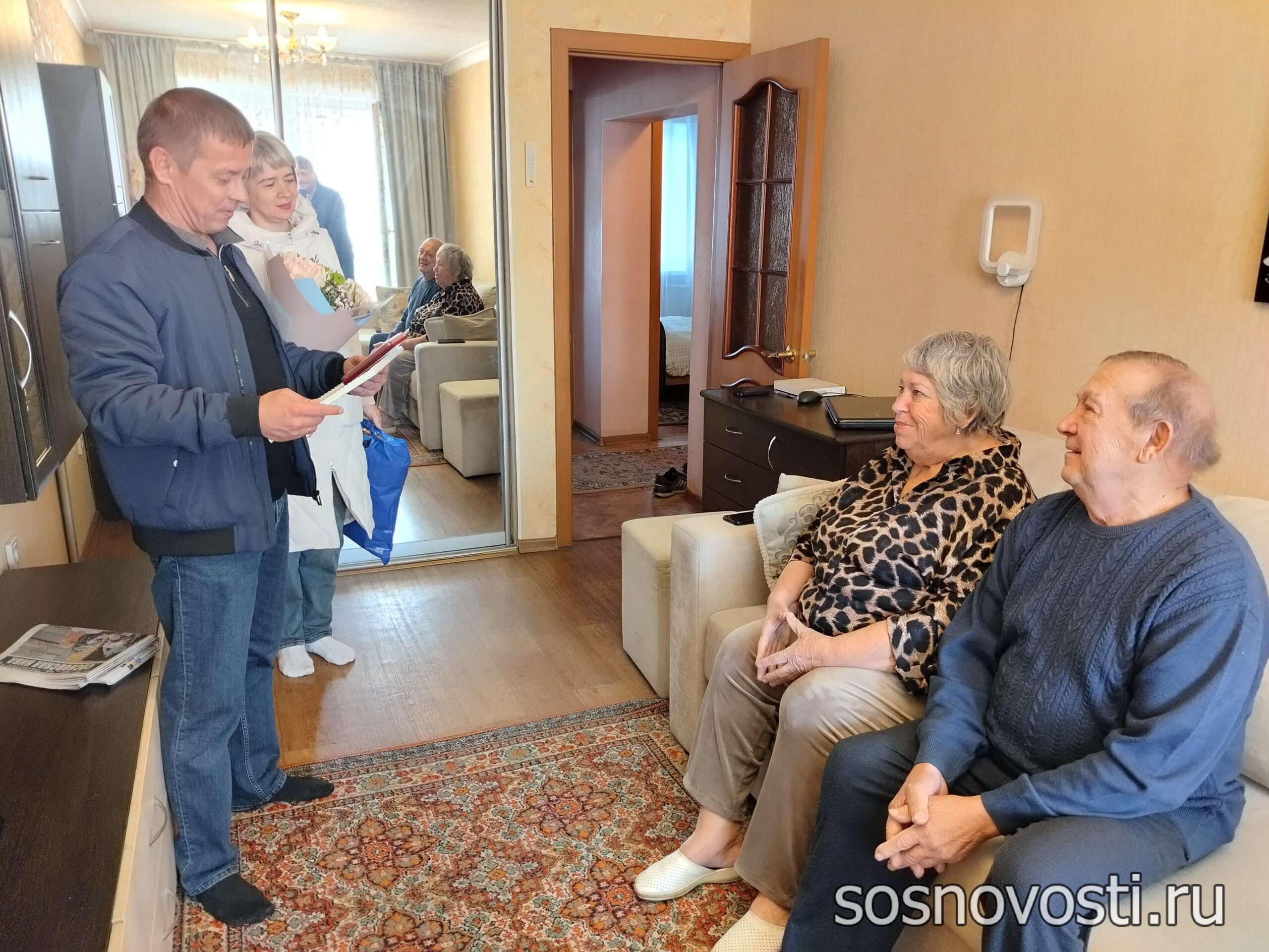 Счастье на дом: две супружеские пары из Долгодеревенского награждены знаком отличия