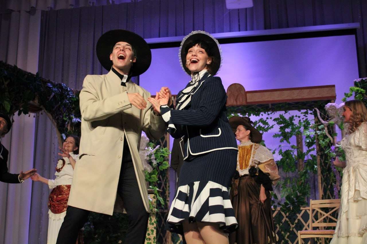 Импровизация – признак мастерства: в Есаульском во время спектакля погас свет