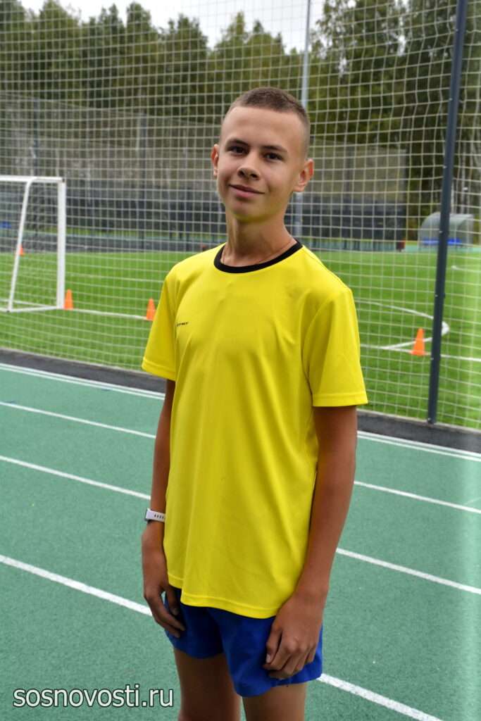 В Саргазах и Полетаево открыли новые стадионы