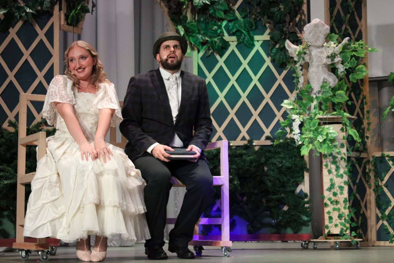 Импровизация – признак мастерства: в Есаульском во время спектакля погас свет