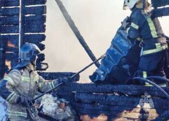 В Прудном вспыхнул жилой дом