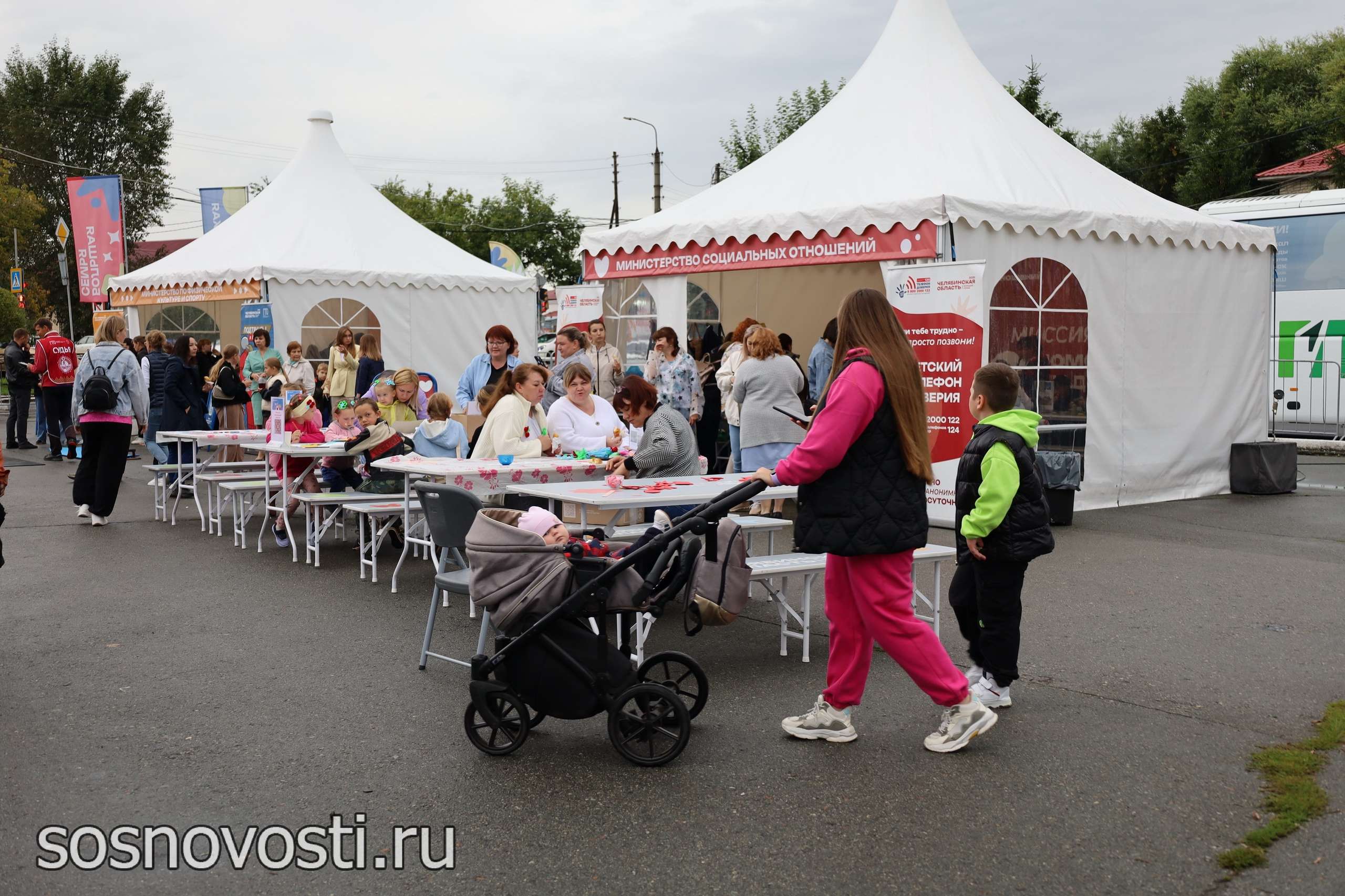 Шатер поддержки: как помогли сосновцам на фестивале «Большая семья»