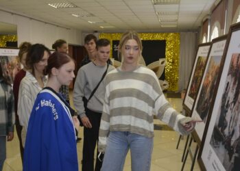 Челябинский художник рассказал школьникам о войне с Наполеоном в необычном формате