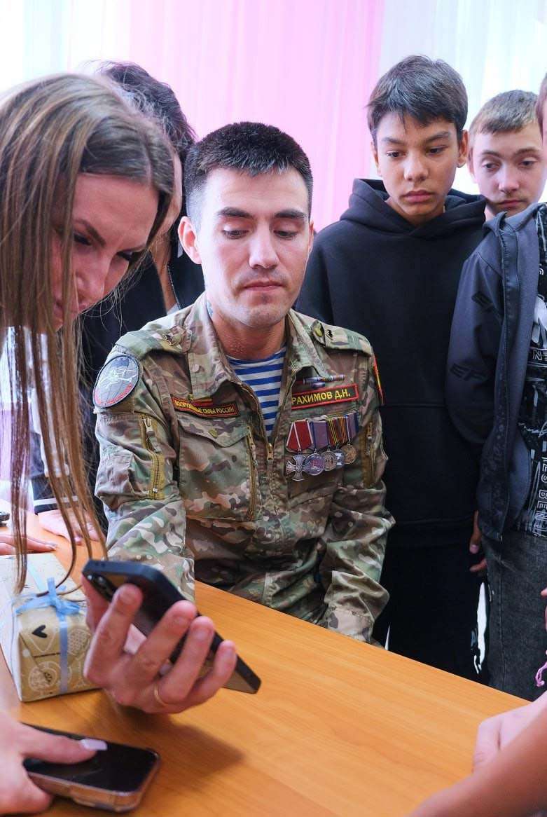 Урок, которого нет в учебниках: ветеран СВО рассказал школьникам о важном