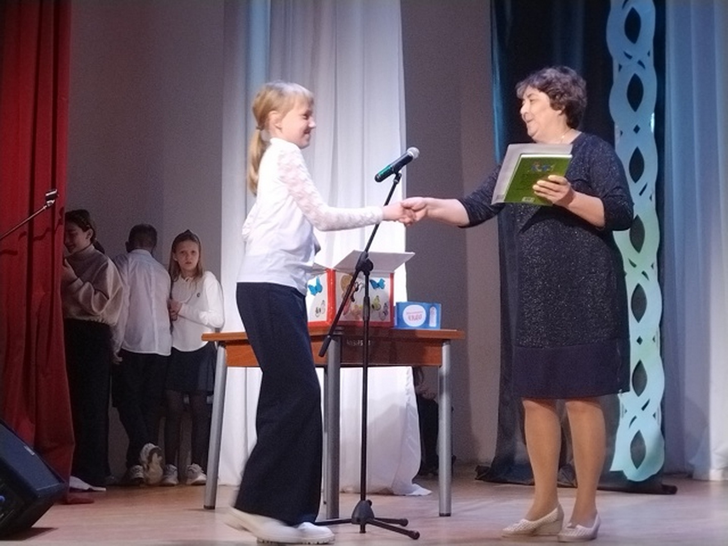 В Мирном наградили юных читателей