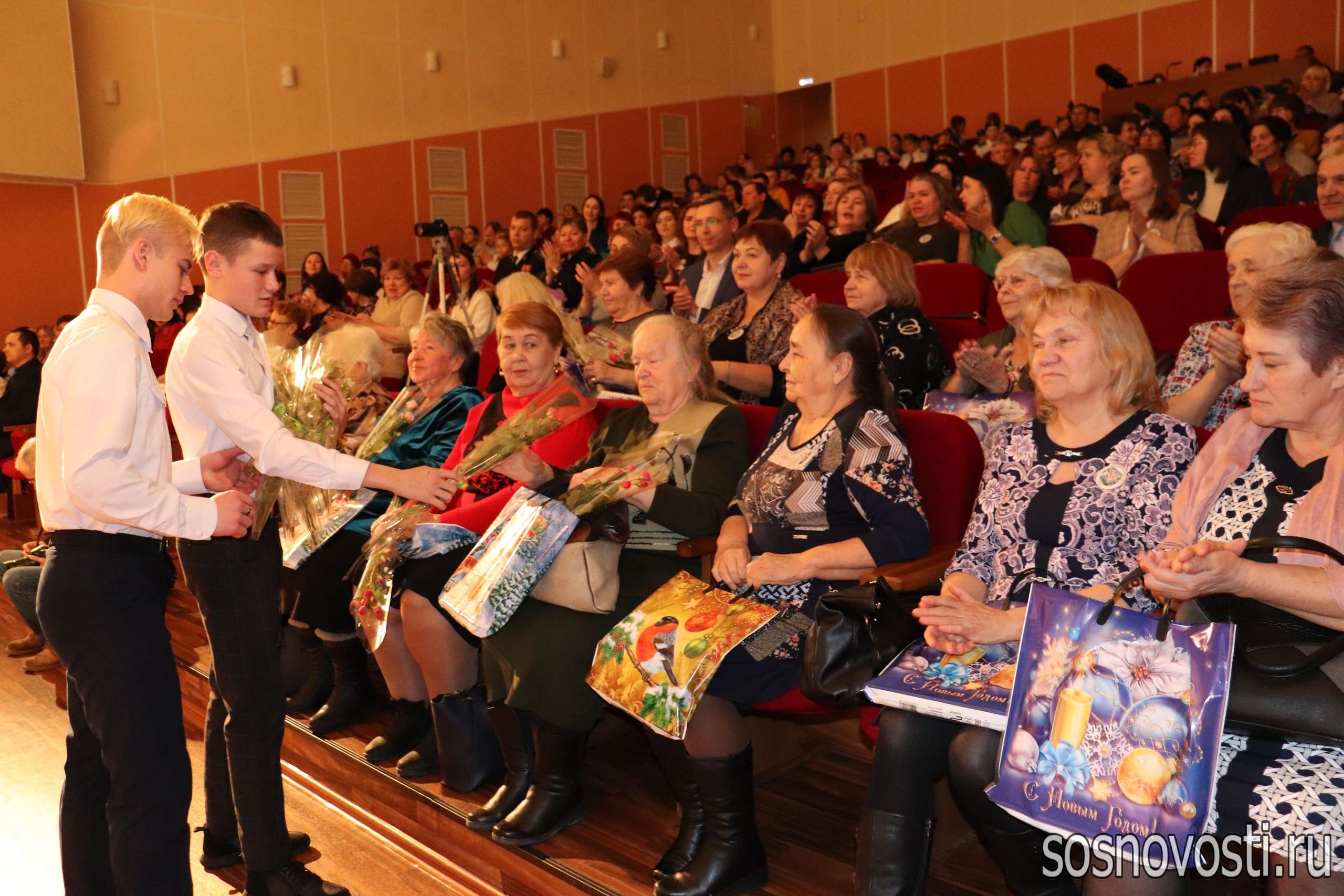 Теперь за партами – дети учеников: педагог Долгодеревенской школы рассказала о работе