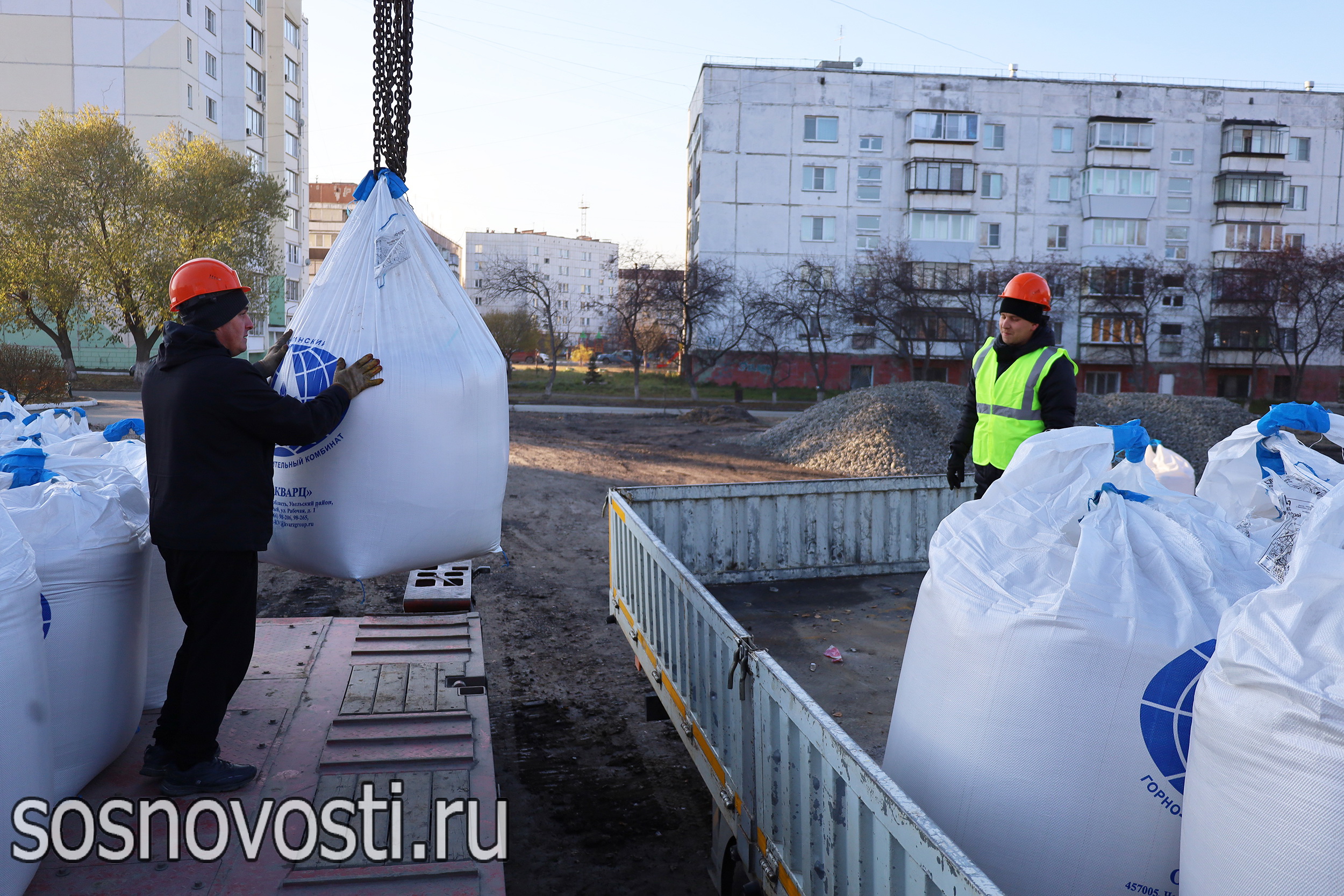 В Рощино стадион обретает формы