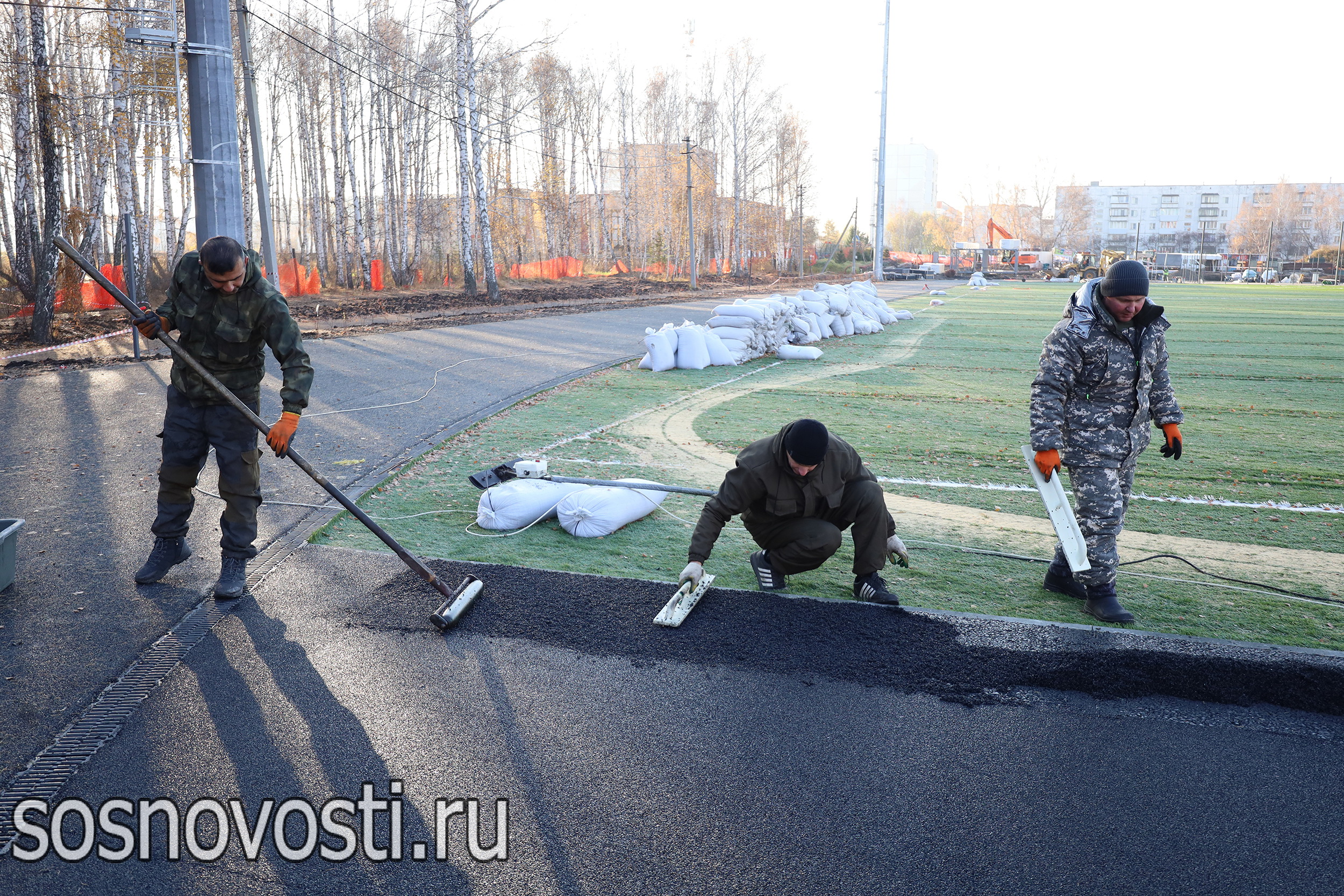 В Рощино стадион обретает формы
