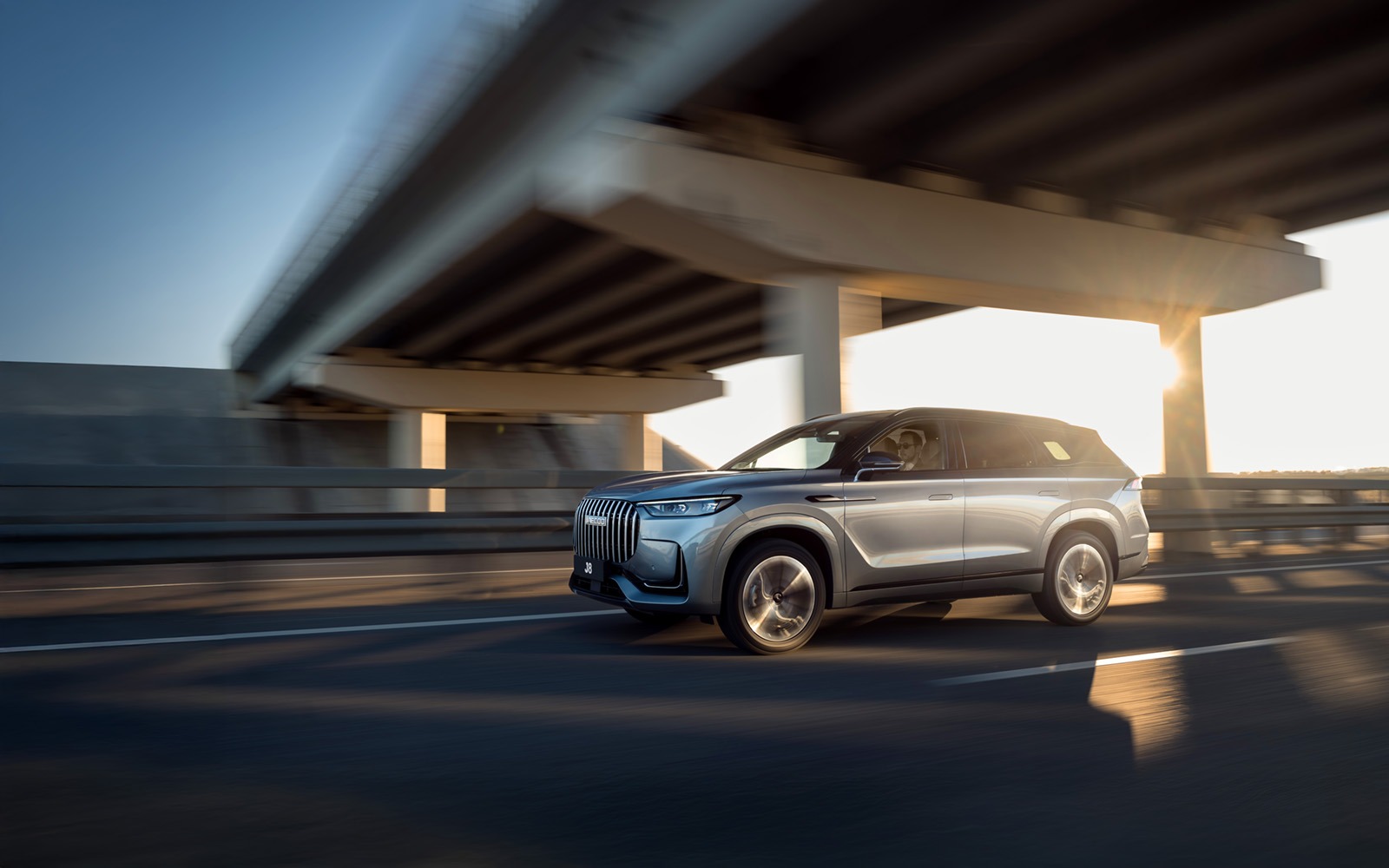 JAECOO J8: стильный и элегантный кроссовер, который выделяется в городском потоке