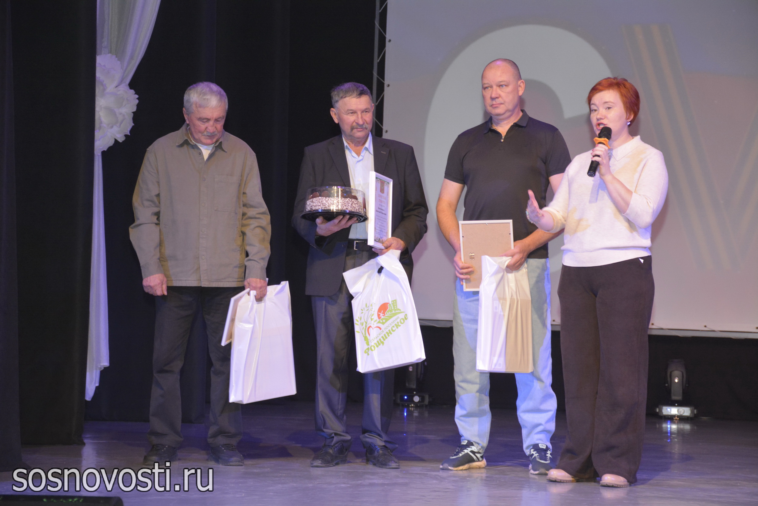 В Рощино прошёл благотворительный концерт в помощь участникам СВО