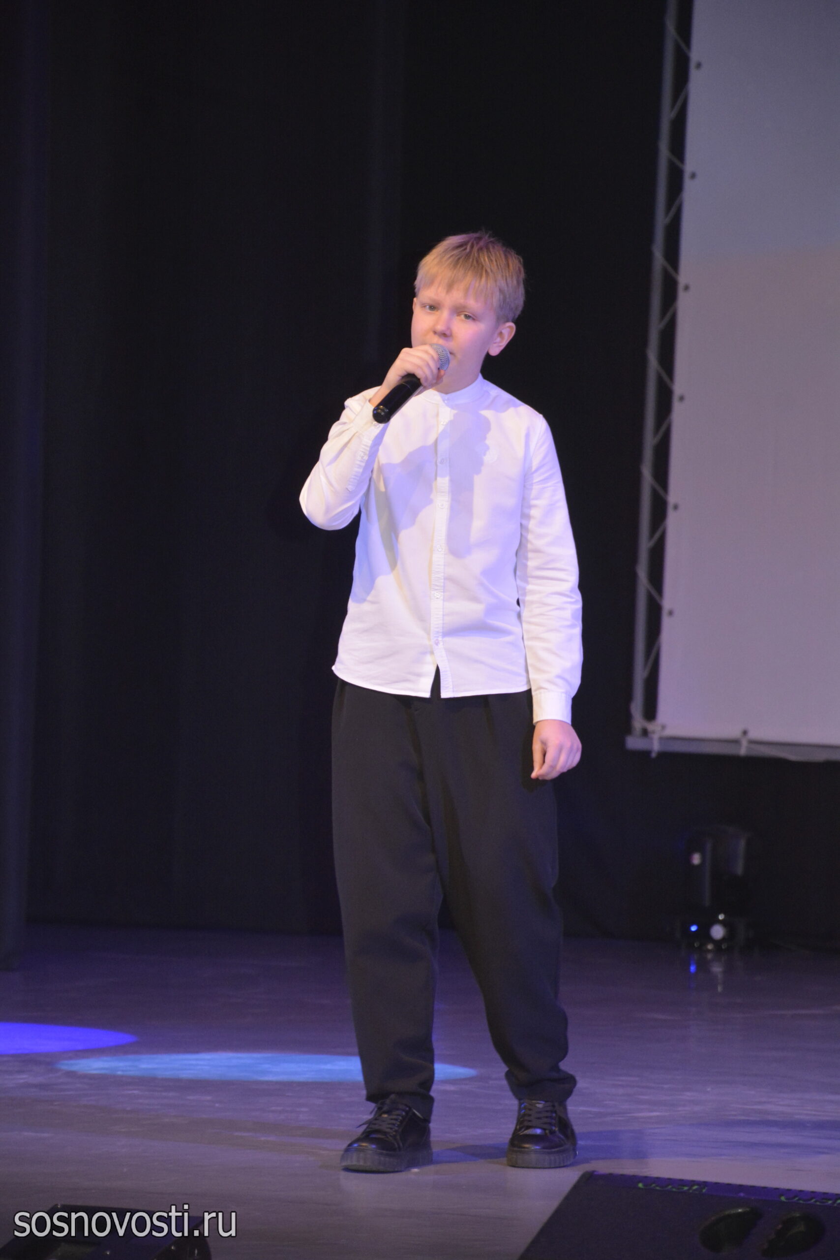 В Рощино прошёл благотворительный концерт в помощь участникам СВО