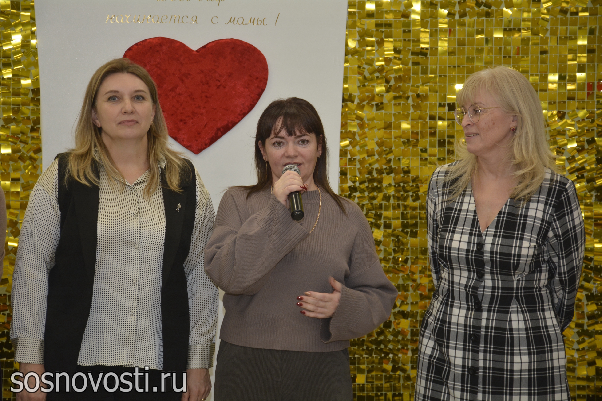 Мамы за праздничным столом: в Долгодеревенском отметили День матери