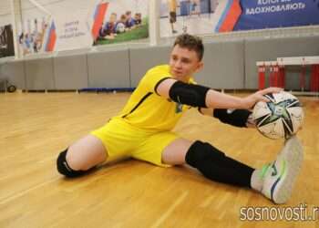 Сосновские спортсмены начали выступление на областном турнире по футзалу