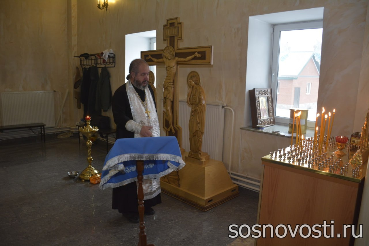 В храме Долгодеревенского провели панихиду по погибшим воинам