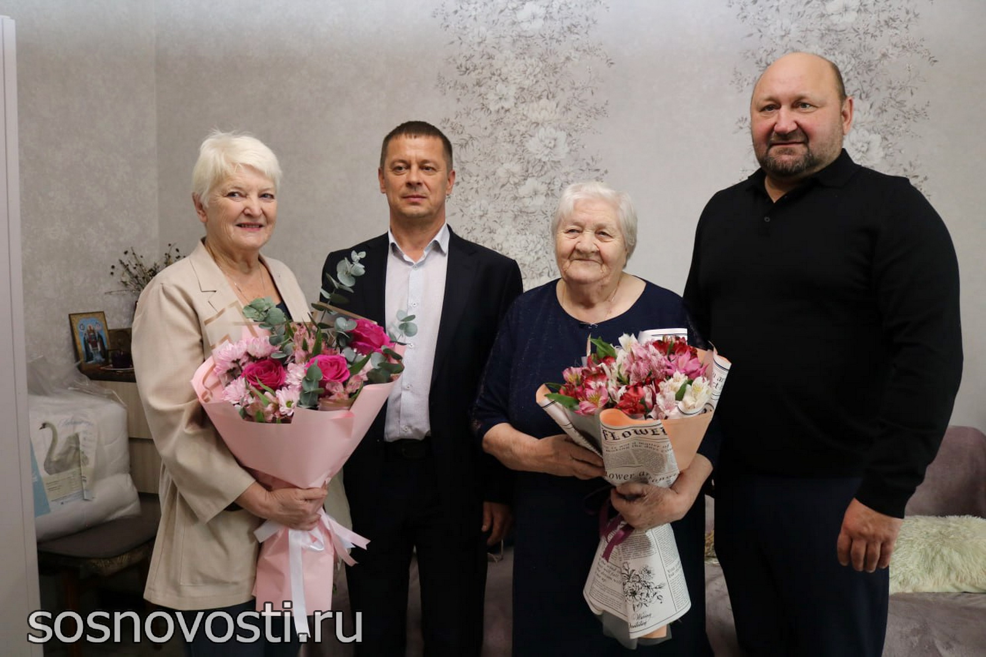 Глава района поздравил с юбилеем бабушку героя России Андрея Мосина