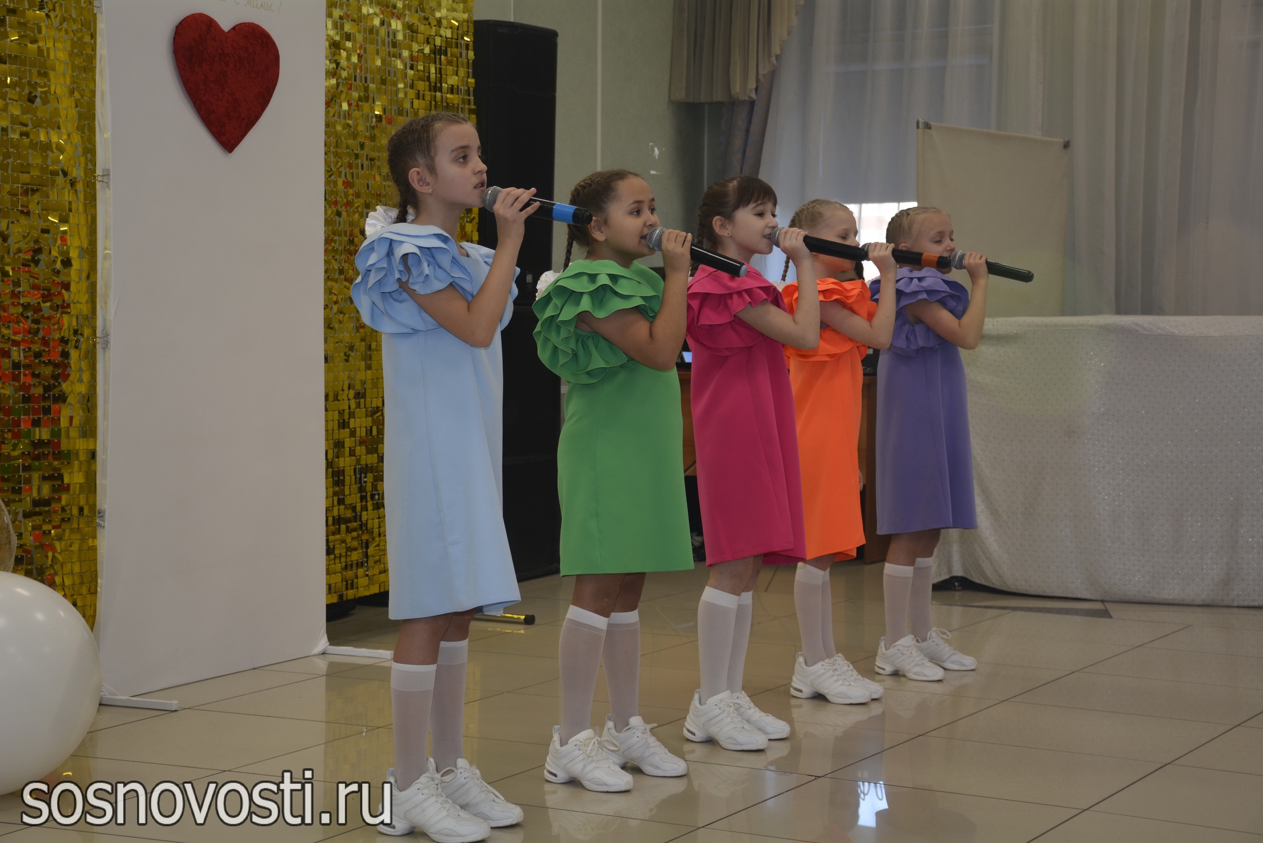 Мамы за праздничным столом: в Долгодеревенском отметили День матери