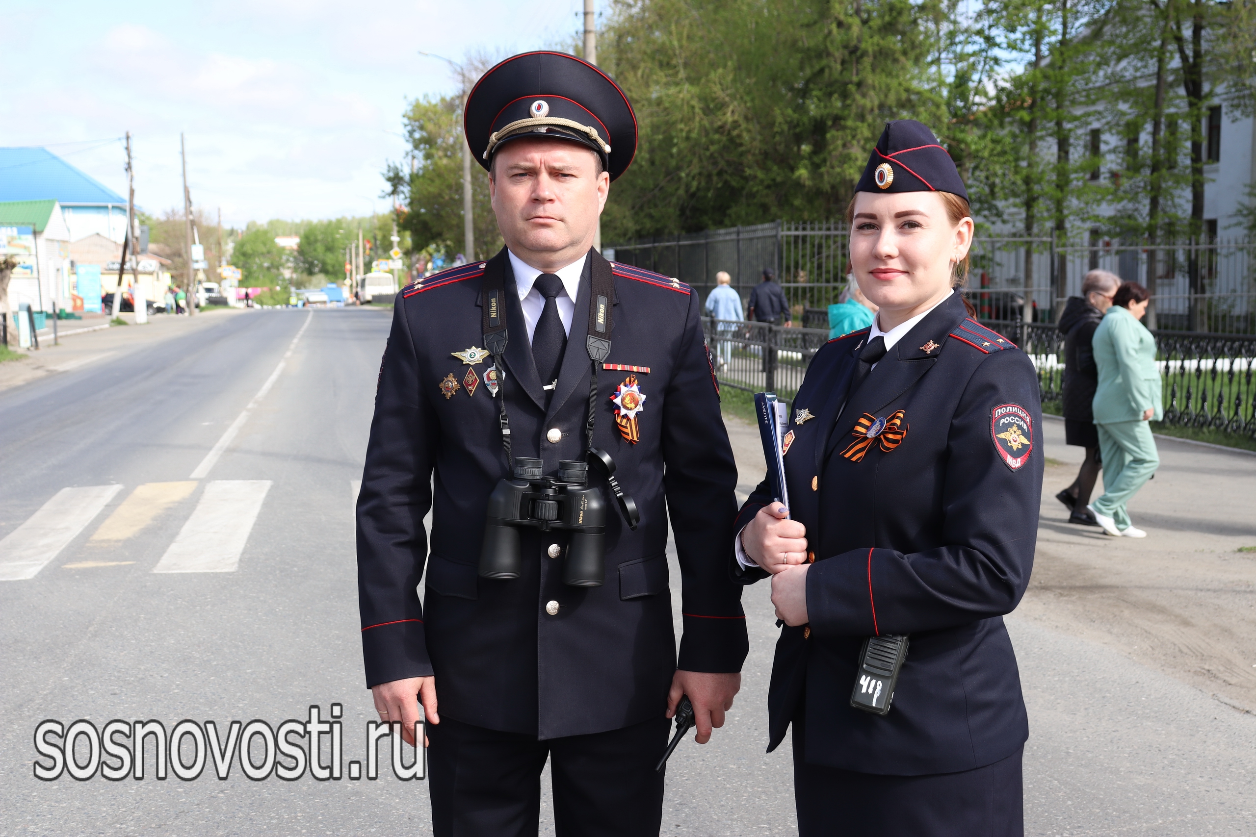 За верность округу: четверо жителей удостоились знаков отличия Сосновского округа