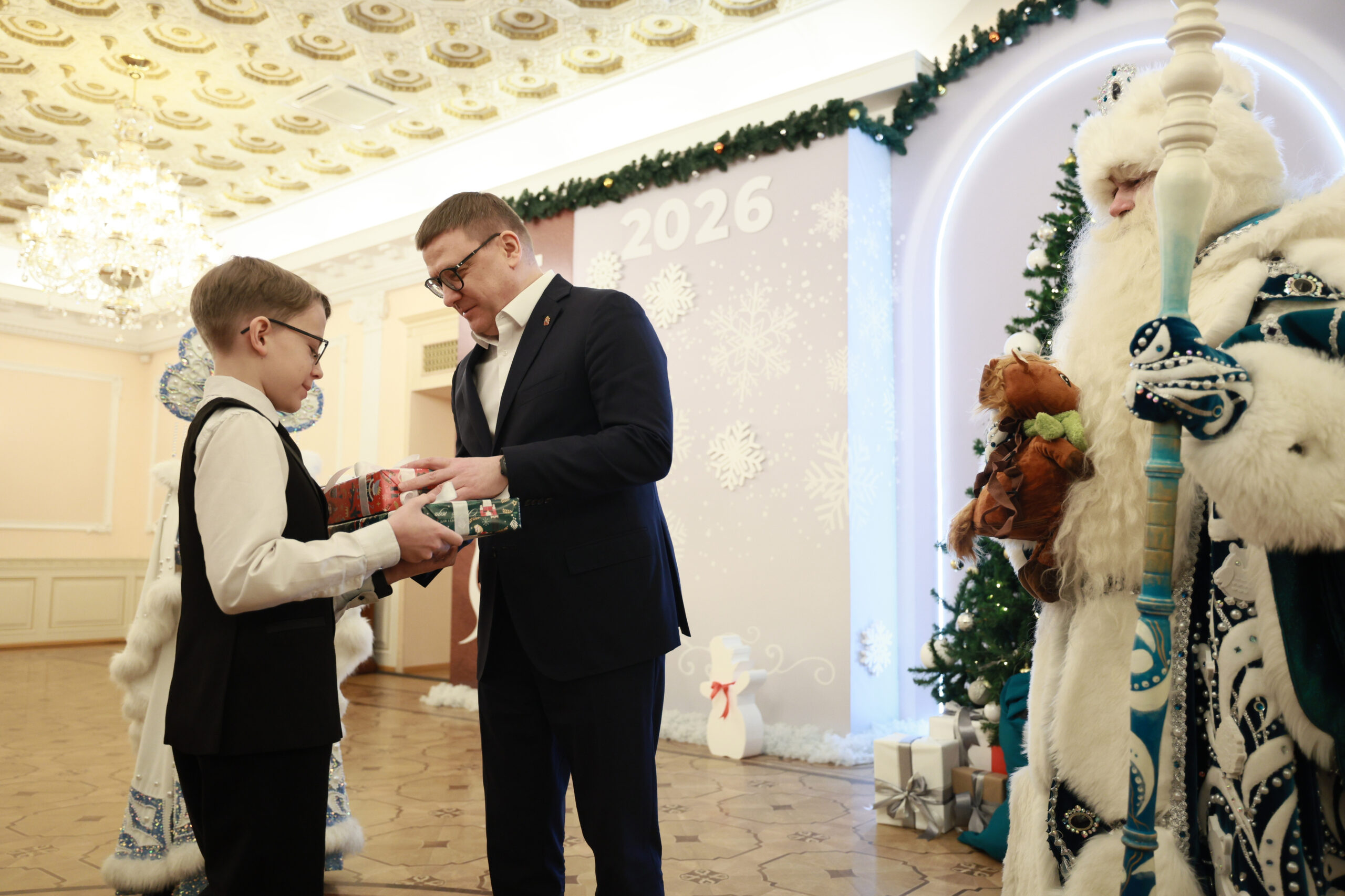 Юные сосновцы получили подарки от губернатора Челябинской области